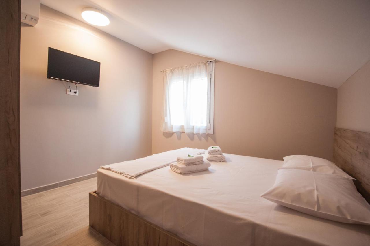 Peraía Niki'S Apartments מראה חיצוני תמונה